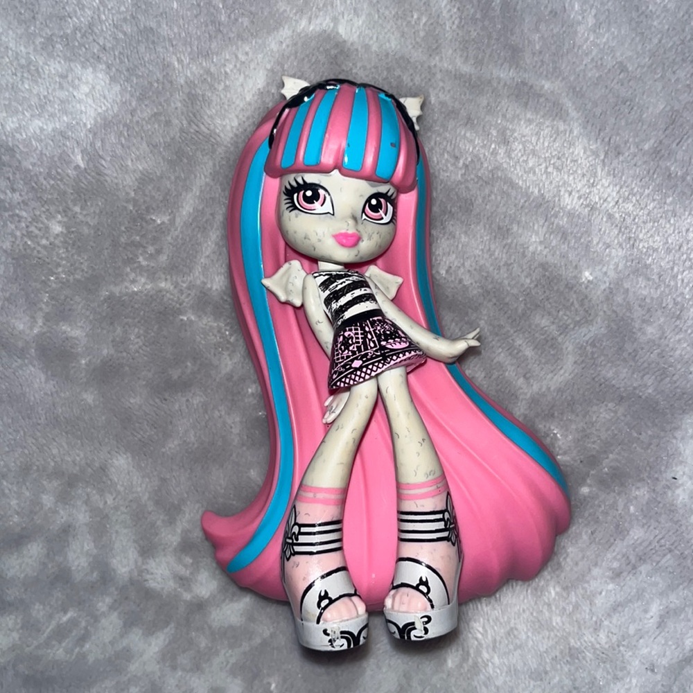 Monster high vinyl Rochelle Goyle